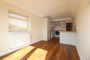 Diner / Kitchen- click for photo gallery